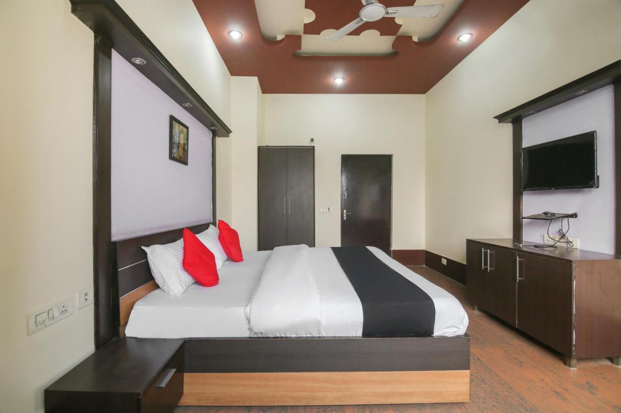 Capital O 68148 Hotel Shree Jee Palace Ghaziabad Bagian luar foto