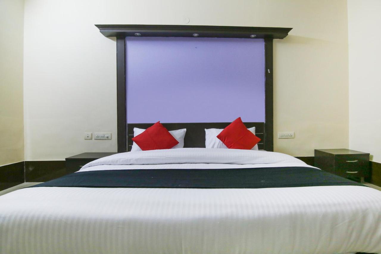 Capital O 68148 Hotel Shree Jee Palace Ghaziabad Bagian luar foto