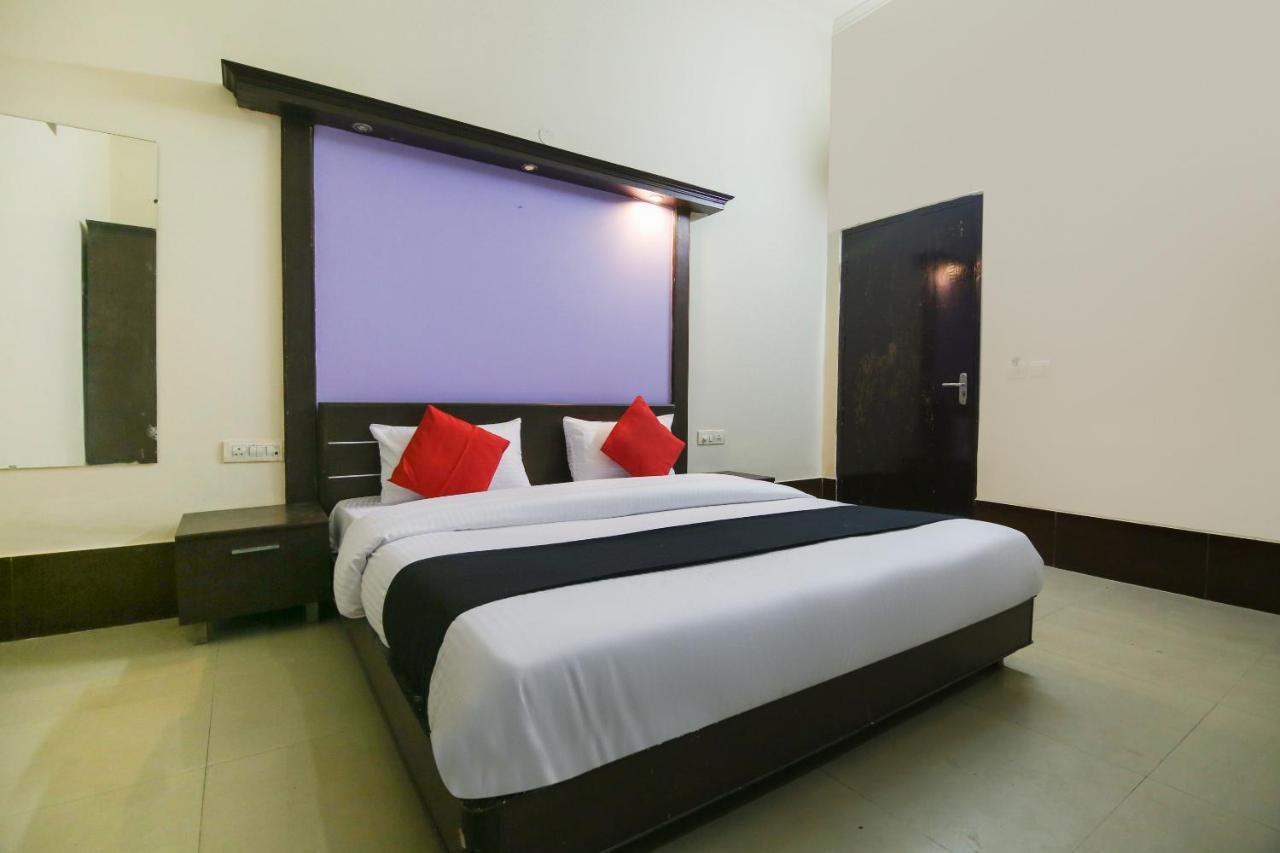 Capital O 68148 Hotel Shree Jee Palace Ghaziabad Bagian luar foto
