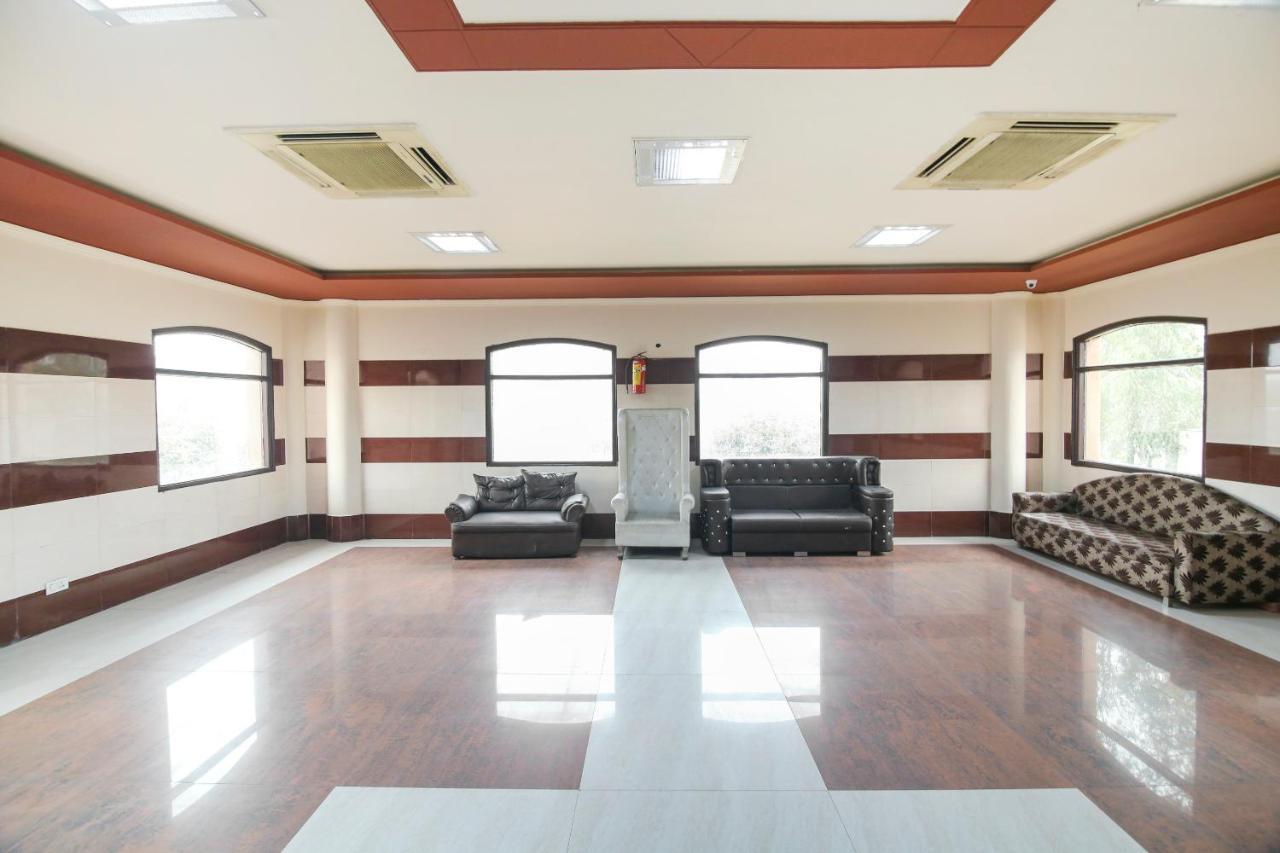 Capital O 68148 Hotel Shree Jee Palace Ghaziabad Bagian luar foto