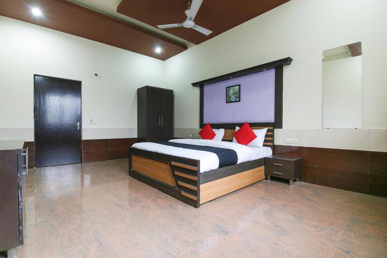 Capital O 68148 Hotel Shree Jee Palace Ghaziabad Bagian luar foto